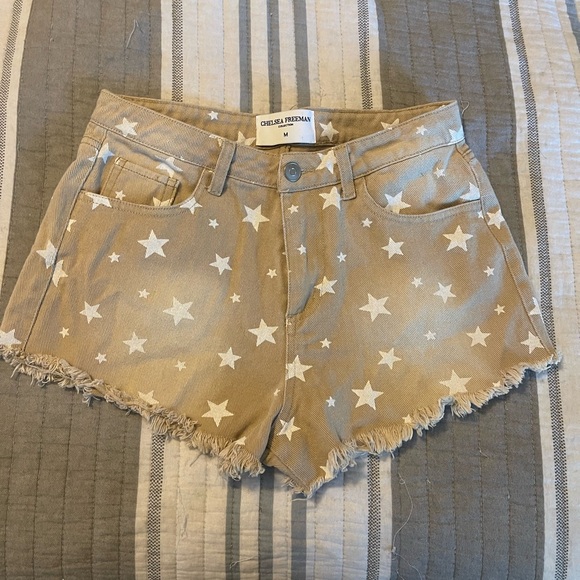 Chelsea Freeman - Picture 1 of 4